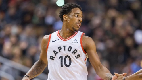 紧随其后 紧随其后