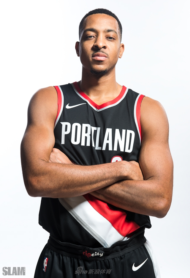 他凭借深厚 他凭借深厚