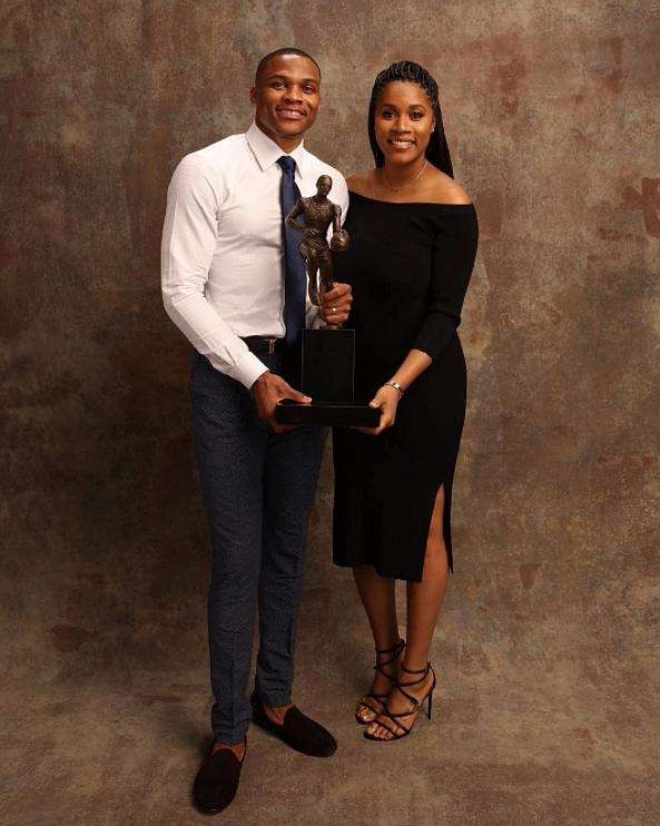 动比分的 动比分的